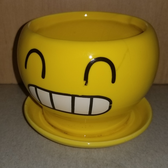 BellaDonna Boutique Accents Emoji Face Flower Pot Yellow Ceramic